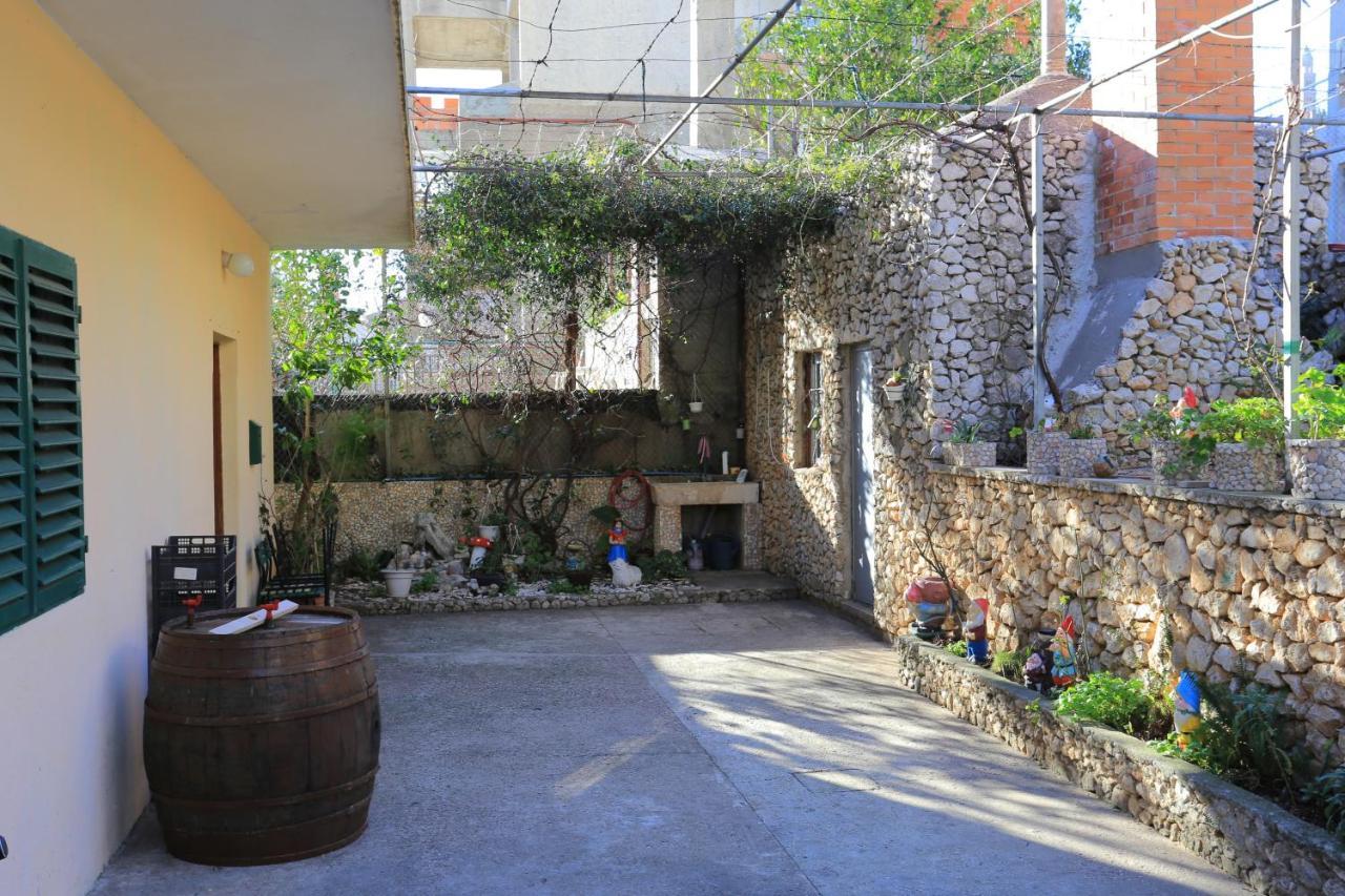 Apartment Igrane 311B Bagian luar foto