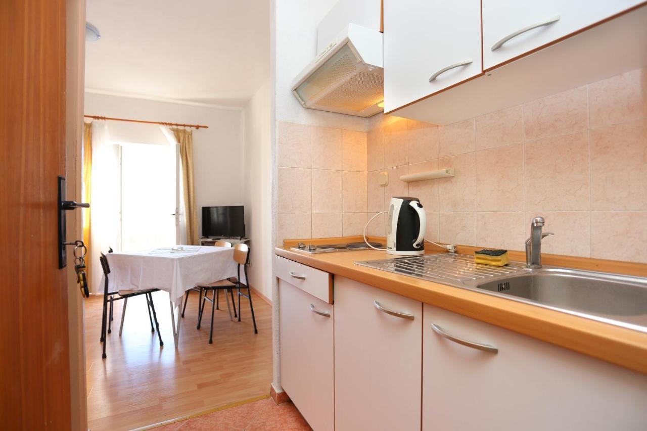Apartment Igrane 311B Bagian luar foto